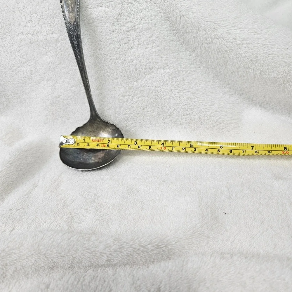 Wm A Rogers Oneida Ltd Silver Plate Gravy Ladle Ornate Floral Scalloped Bowl 6in